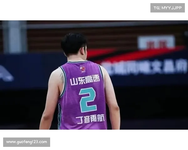 曝两届MVP丁彦雨航不再征战CBA 上季加盟广州因体测未过两次无缘赛季 曝两届MVP丁彦雨航不再征战CBA 上季加盟广州因体测未过两次无缘赛季