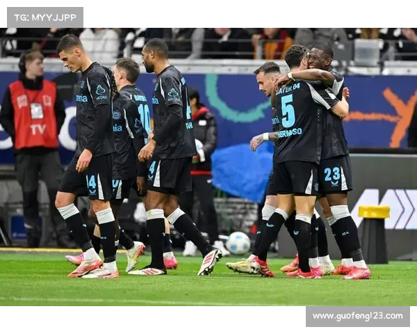 德甲争夺欧战资格激烈上演 各队为欧洲赛场资格奋力拼搏